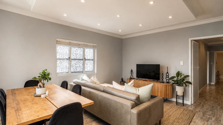 3 Bedroom Property for Sale in Sea Point Western Cape